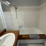 La Des Pins جوان ليه باه