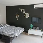 La Des Pins * جوان ليه باه